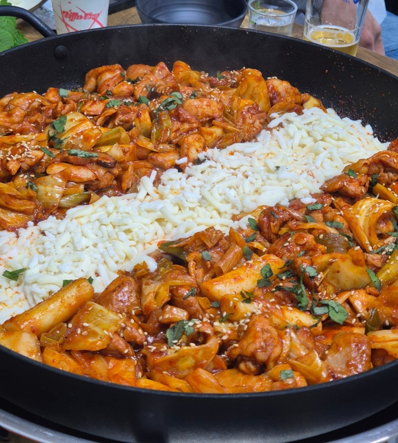 쭈와닭 분위기