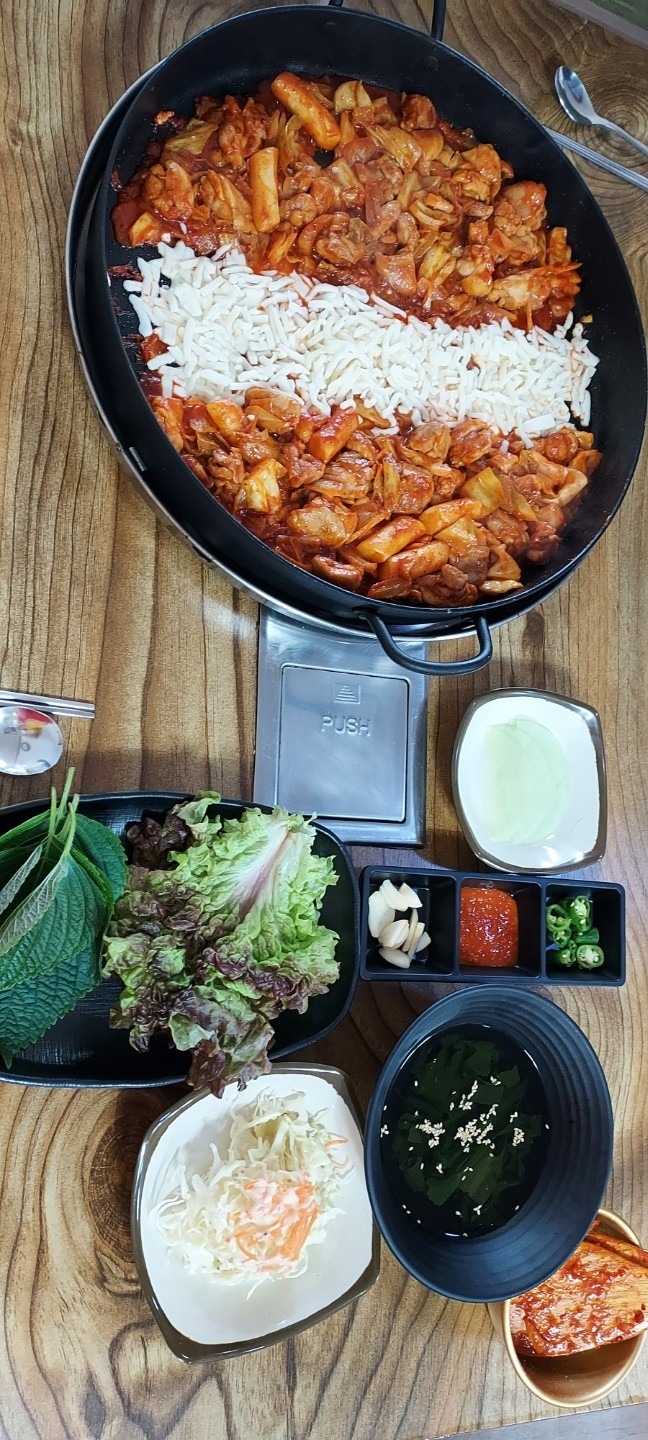 닭갈비 — 매콤달콤